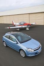 Opel Astra GTC 2005 года